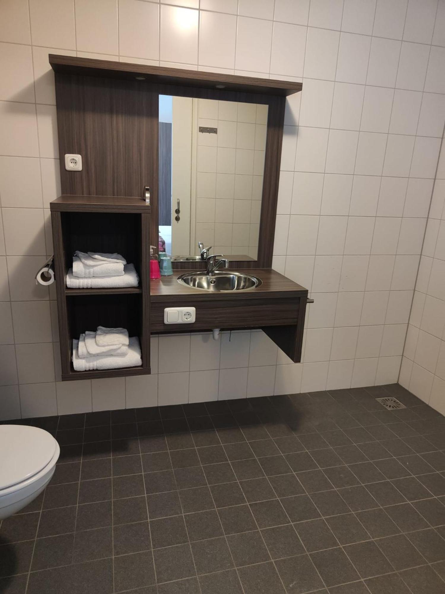 B&B Hotel De Vrije Vogel Elsloo  외부 사진